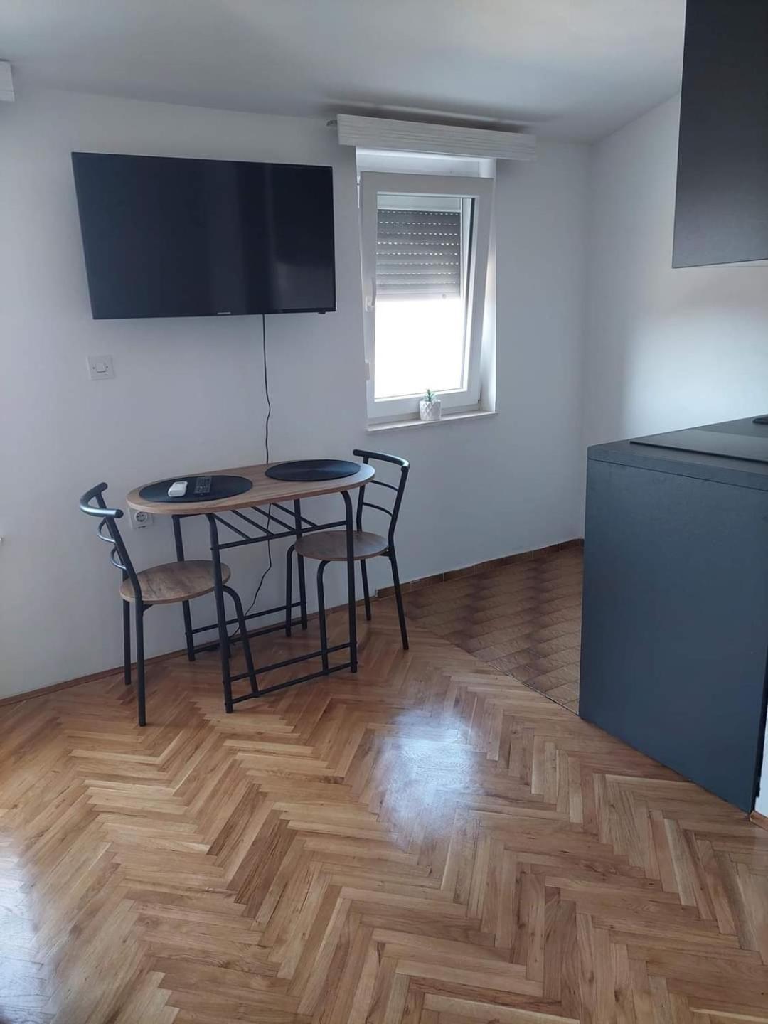 Apartmani Suhi Brod Medulin Exteriér fotografie