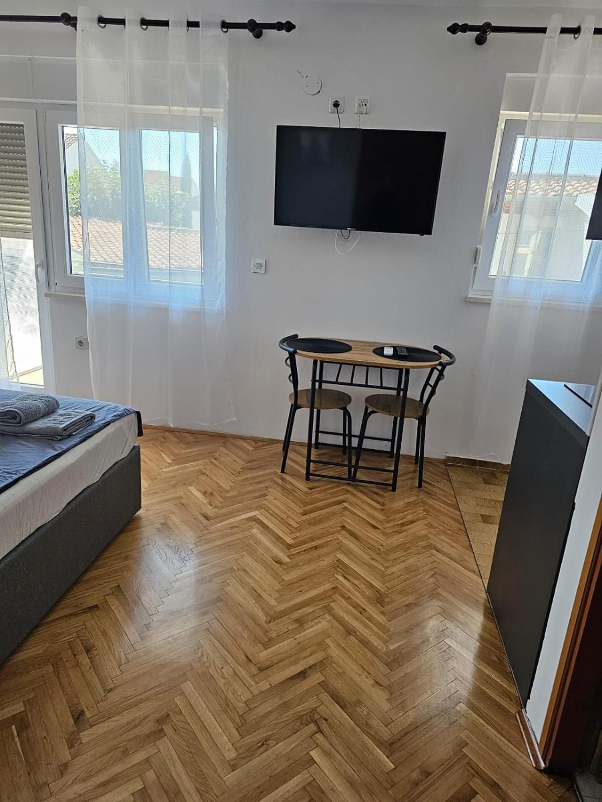 Apartmani Suhi Brod Medulin Exteriér fotografie